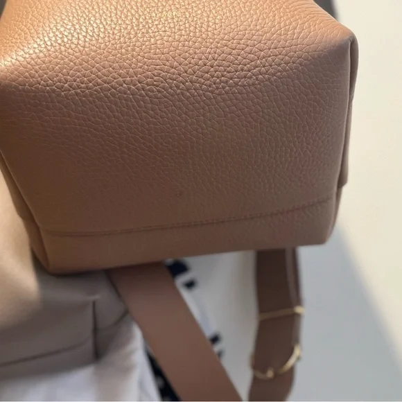 Cuyana Linea Bucket Bag